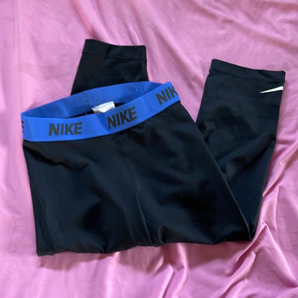 Small Nike leggings